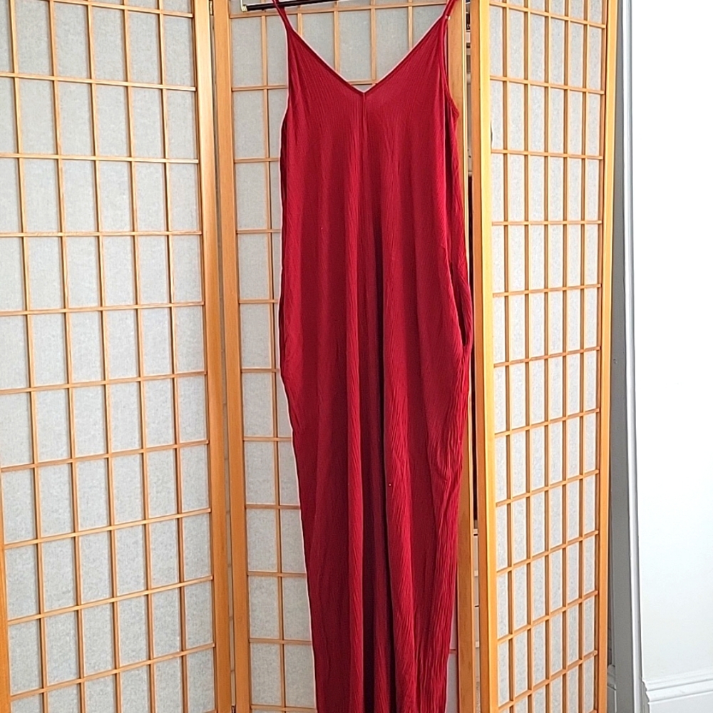 Red sleeveless maxi dress with pockets